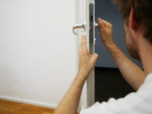 riparazione serrature porte interne